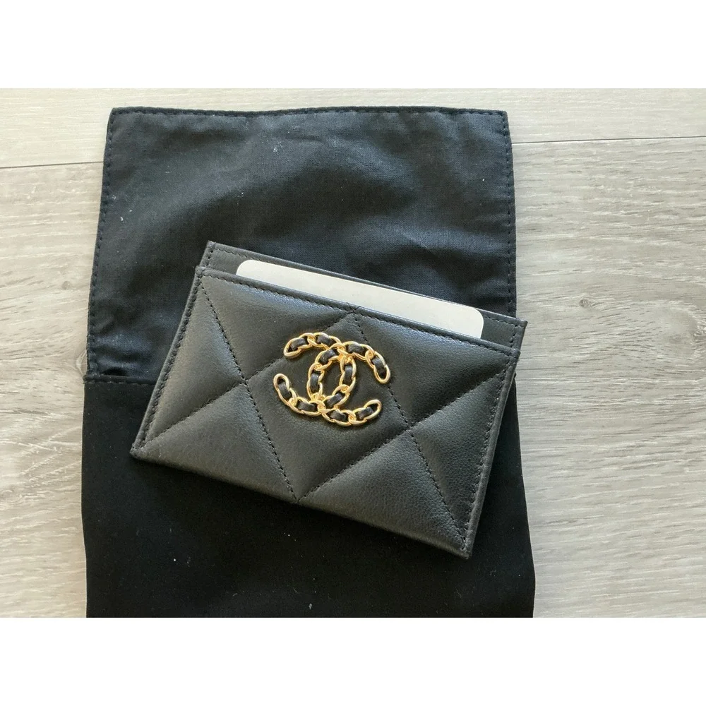 Chanel 19 Card‎ Holder Black OS New With Tags